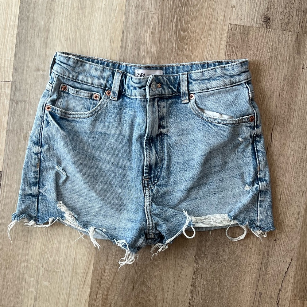Zara Cut Off Distressed Jean Denim Shorts size 6